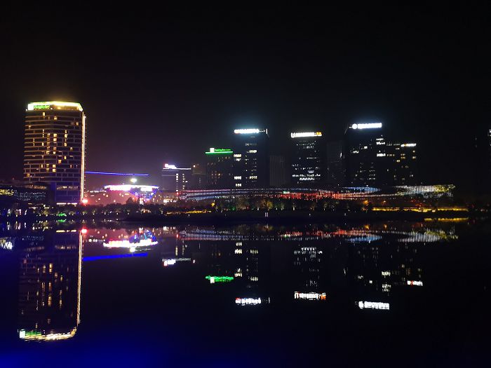夜色迷人