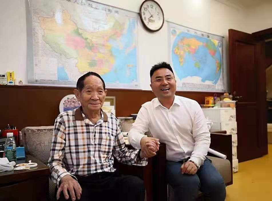 马坡岭的粮事交流——“杂交水稻之父”对话“蒸谷米第一人”