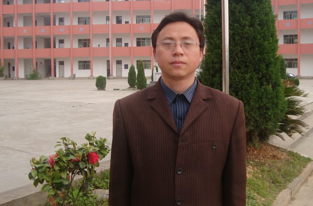  英语老师 曾海泉