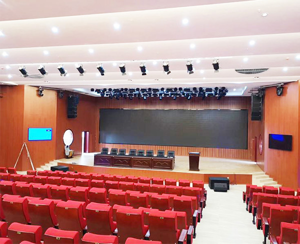 裕安小學(xué)多功能報(bào)告廳