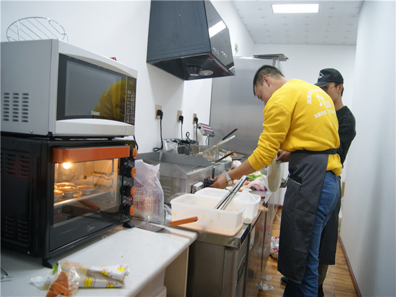 让食客和木子岳汉堡谈一场恋爱