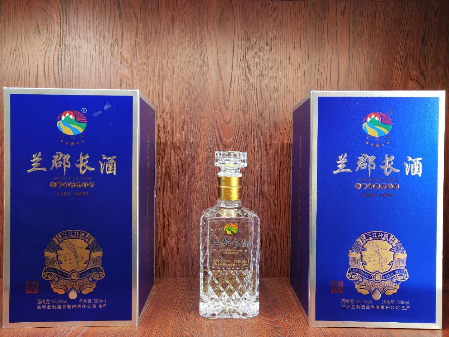 兰坪金利酒业近期推出的三江荞酒高端系列产品兰郡长酒,取雪邦山的百