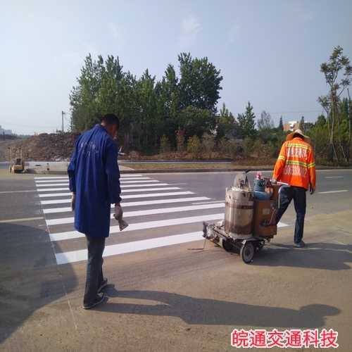 滁州敬梓路道路标线施工