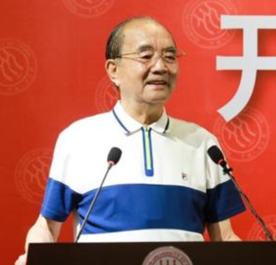 高级研究员 高占祥