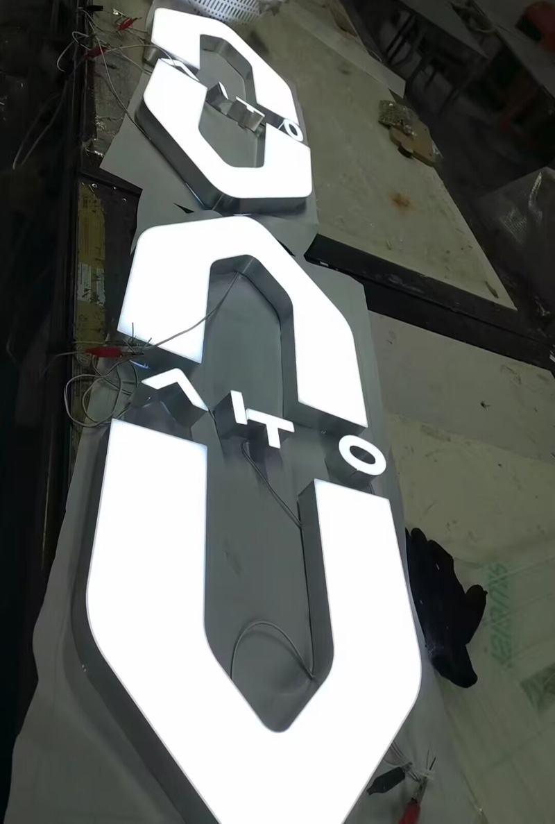 問(wèn)界汽車(chē)