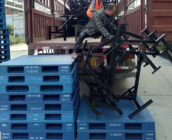 叶总统一餐桌架