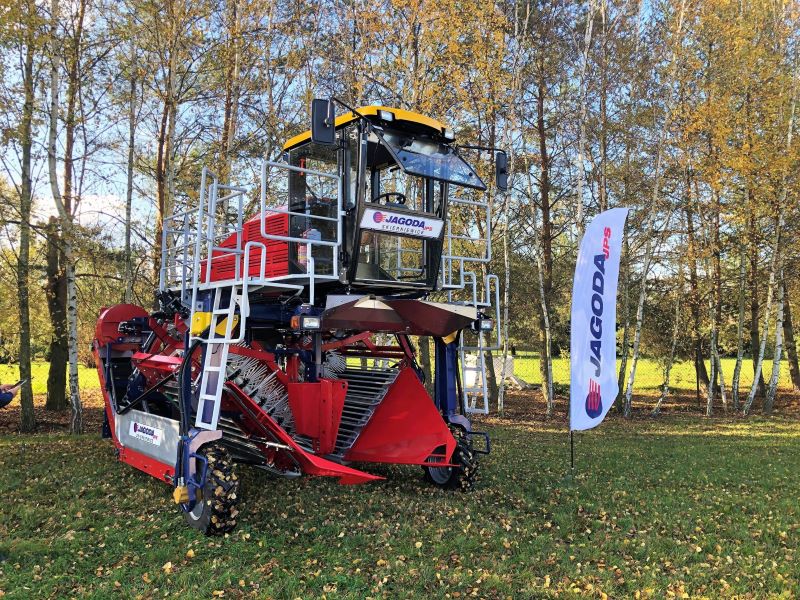 Oskar 自走浆果收获机/Berry harvester