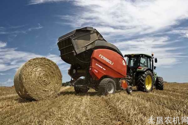 意大利马斯奇奥EXTREME 365 可变直径牧草圆捆打包