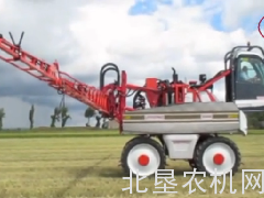 马斯奇奥 Uragano 超高地隙喷药机视频2