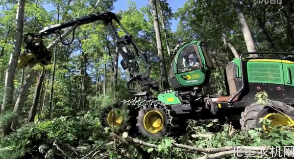  约翰迪尔非常强大伐木机械