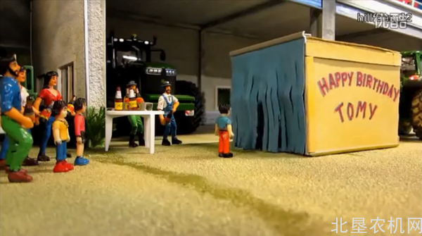 遥控拖拉机系列-Tomy的生日