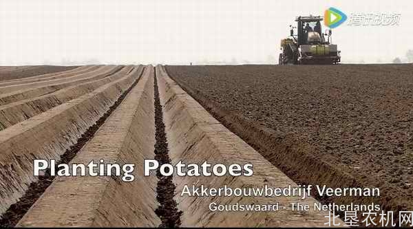 挑战者MT765D配马铃薯播种机作业