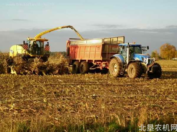 纽荷兰FR9060青贮机