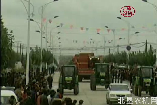 黑龙江农垦农机大阅兵