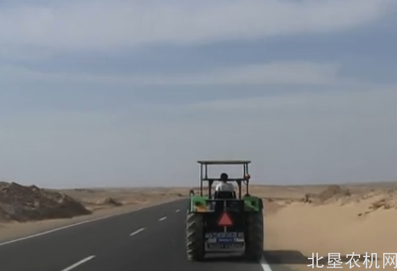 拖拉机、女人和狗，老外单骑走天涯