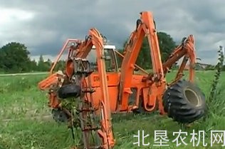 比德国牛叉的机械设备——农业机械里的蜘蛛侠