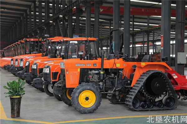 哈克农装发布半履带系列农机新产品
