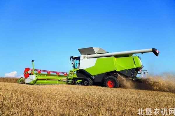 浅谈农机化服务工作的四个面向和四大效应