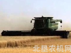 小蜜蜂4000系列割台和迪尔9770