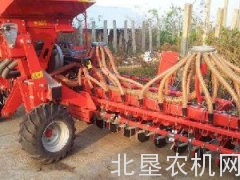 马斯卡Oregon600条播机播大豆