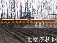 马特马克大型牵引式播种机