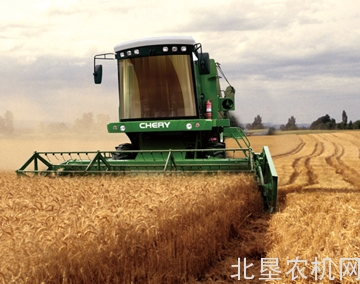 天津市静海区农机中心开展蚕豆机械化收获试验