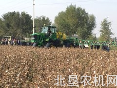 约翰迪尔农业设备解决方案亮相昌吉全国农机化科技创新座谈会