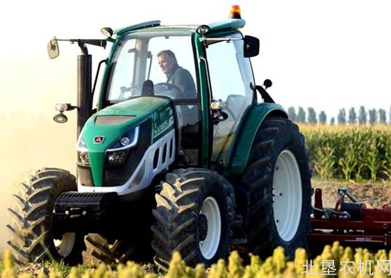 雷沃阿波斯集团亮相2016年意大利EIMA展会