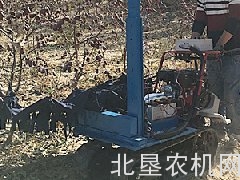 南京机械化研究所成功研制国内首台拍振式红枣收获机