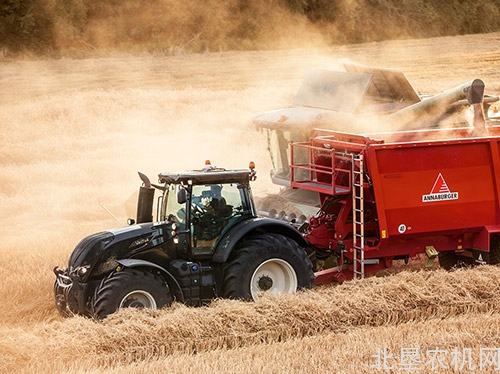 山东成武“多管齐下”开辟农机推广“新天地”