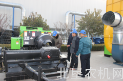 内蒙古大客户一次性采购11台雷沃方捆机