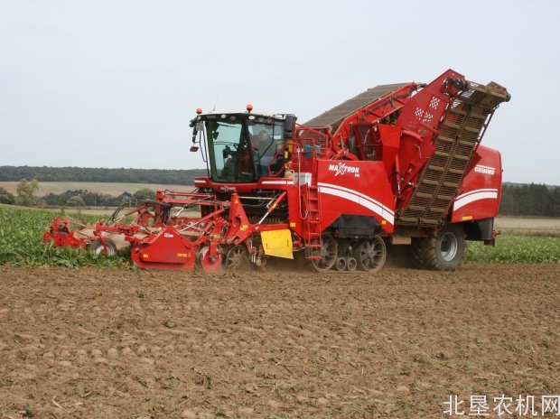 现代化农机装备研发获阶段性成果