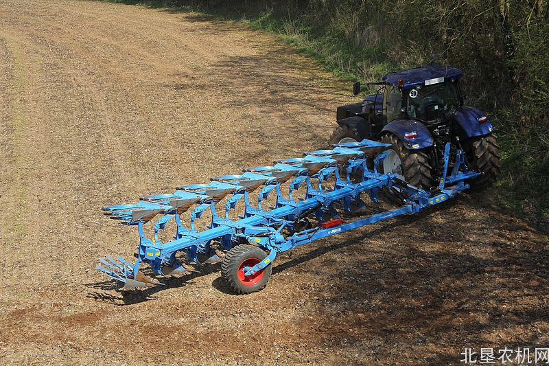 山东夏津农机局开展农机市场整顿活动护春耕