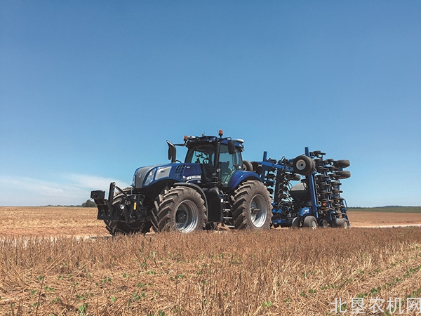 纽荷兰闪耀SIMA展会