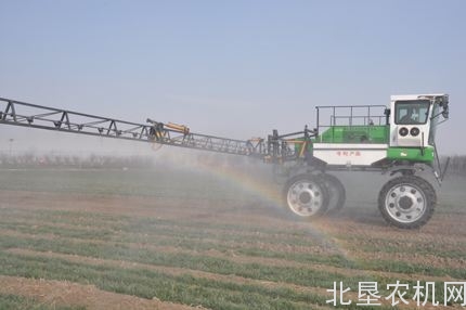 青岛企业研发水陆两栖农业植保“神器”