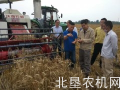 李伟国：发挥农机主力军作用 夺取粮食丰产丰收