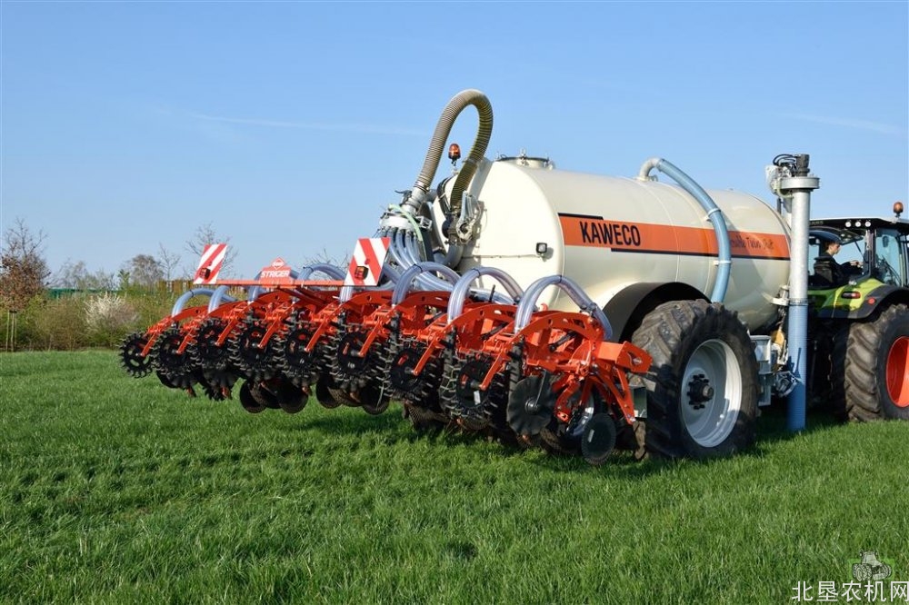 立秋已过，秋作物收获临近。今年，河南省实施主要农作物生产全程机械化示范项目，选择新密市、伊川县等20个县（市）作示范推广。主要农作物生产全程机械化示范项目如何实施？给河南