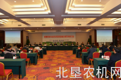 残膜回收与茎秆还田现场演示暨学术研讨会在新疆召开