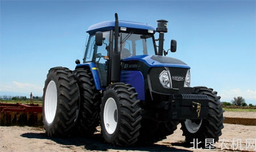 雷沃重工再获“年度公益集体奖”