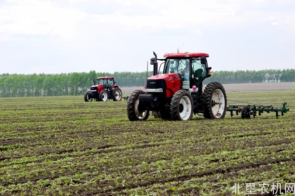 加格达奇区农机总站开展“两会”期间农机安全生产检查工作