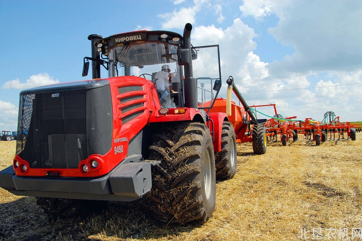 我国拖拉机拥有量变化及结构调整分析