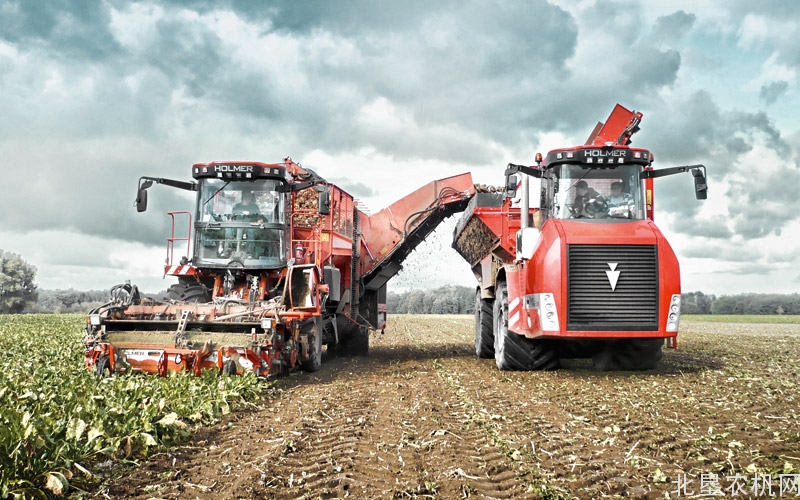 青海举办马铃薯生产全程机械化田间实训