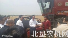 “利器”出动，夏粮收获忙