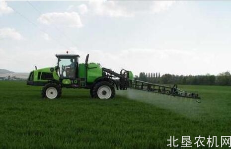 中国农业机械流通协会第七届二次常务理事会召开