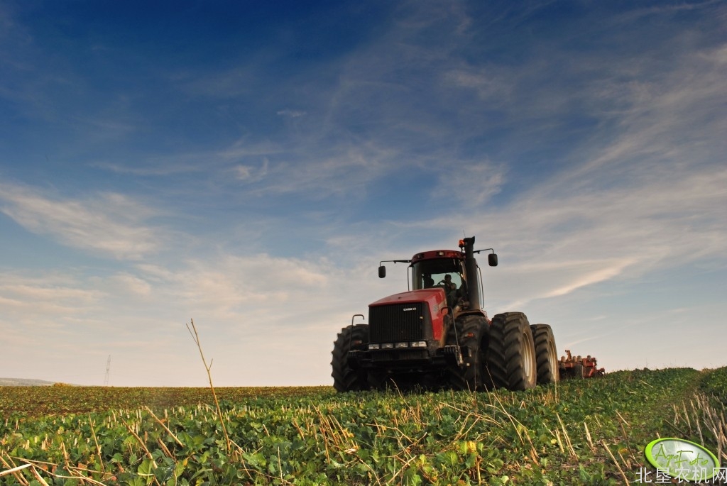 召开“三秋”工作会，部署农机安全生产