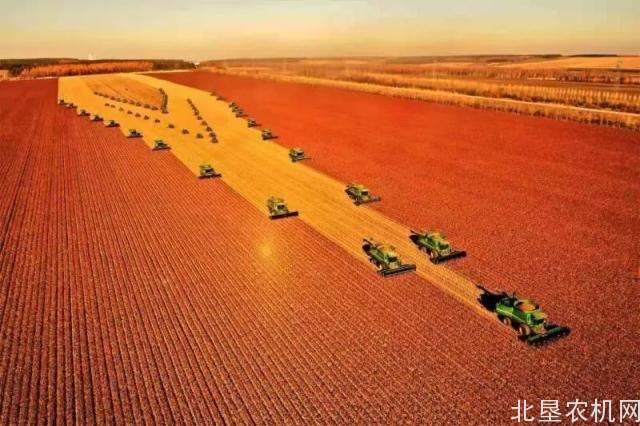 农业机械化助力通化秋收“加速度”