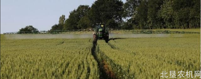 深耕农机市场15年，他为拖拉机车队装上自动驾驶，年营收过亿