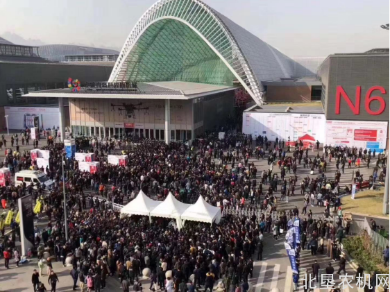 中外展商2100余家，亚洲第一农业机械展青岛开幕！