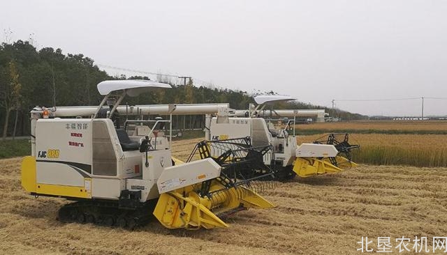 全国首个“5G+智慧农机”示范应用在上海崇明演示