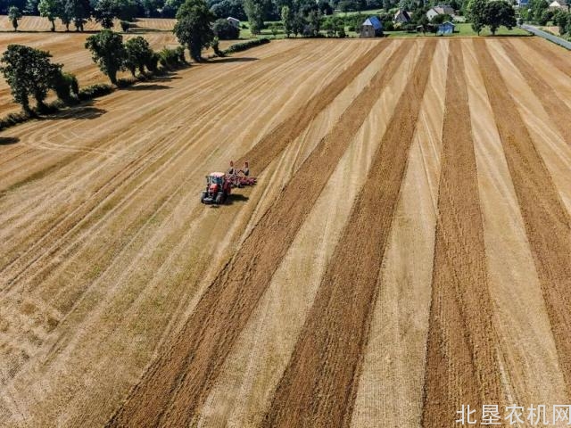 农机大数据！1-10月拖拉机热销18万台，504型拖拉机霸榜前三